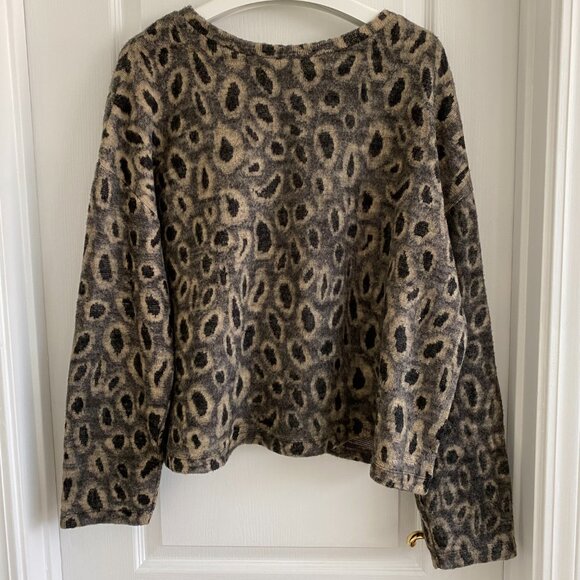 Zara Leopard Print Relaxed-Fit Fuzzy Boxy Sweater – US Large - Picture 2 of 9